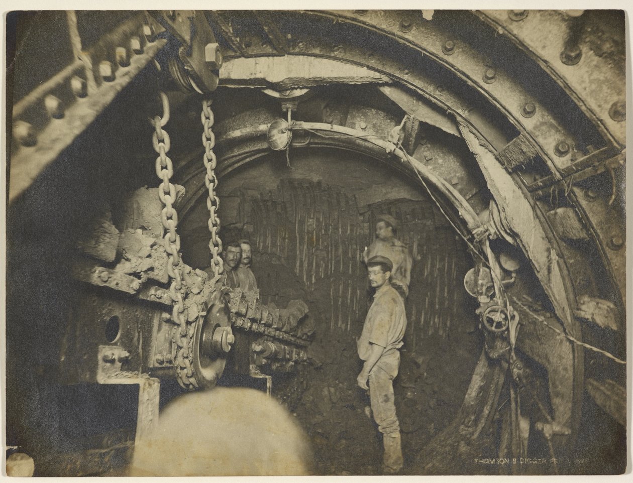 A londoni metró központi vonalának építése alkotó: William Henry Fox Talbot