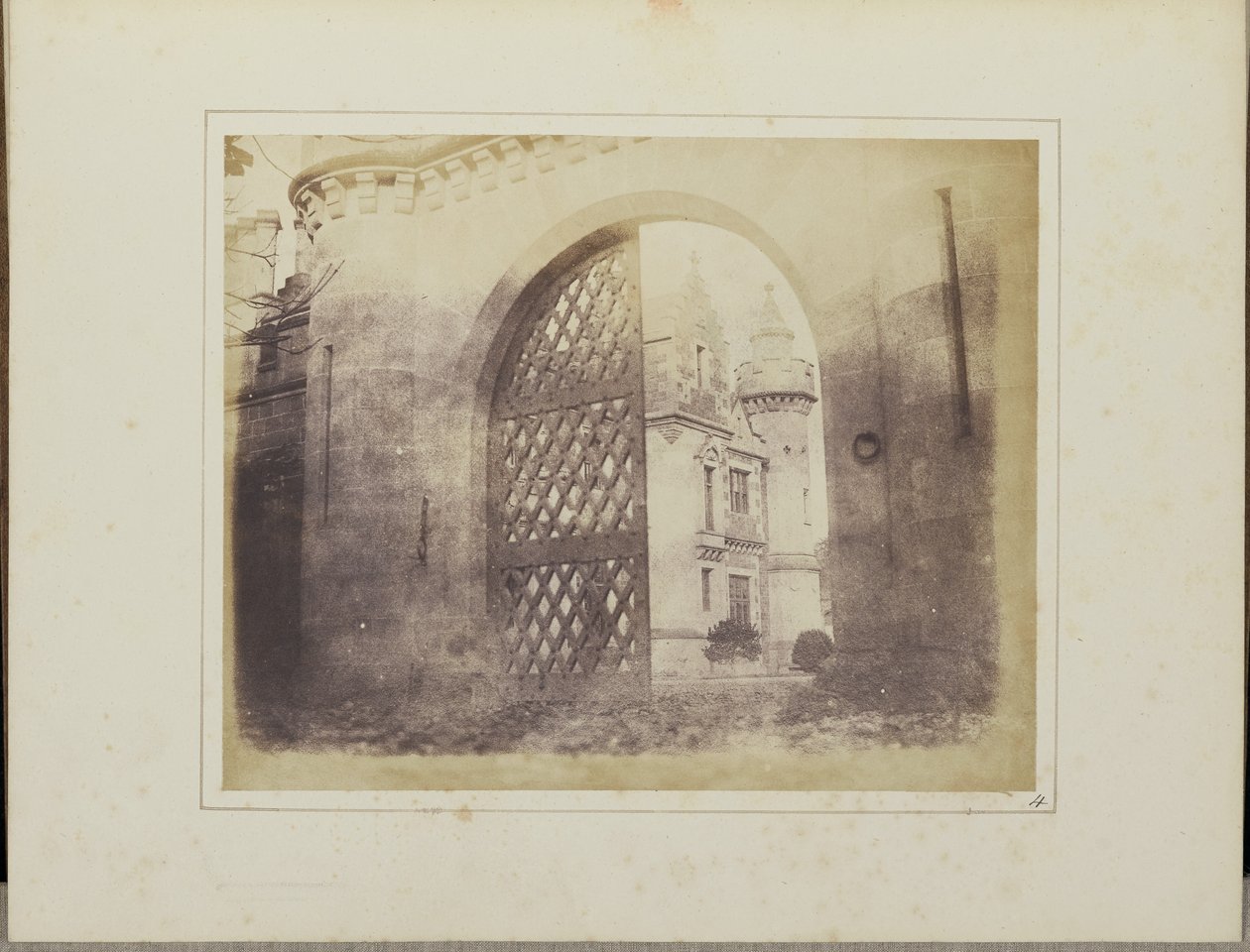 Bejárati kapu, Abbotsford alkotó: William Henry Fox Talbot