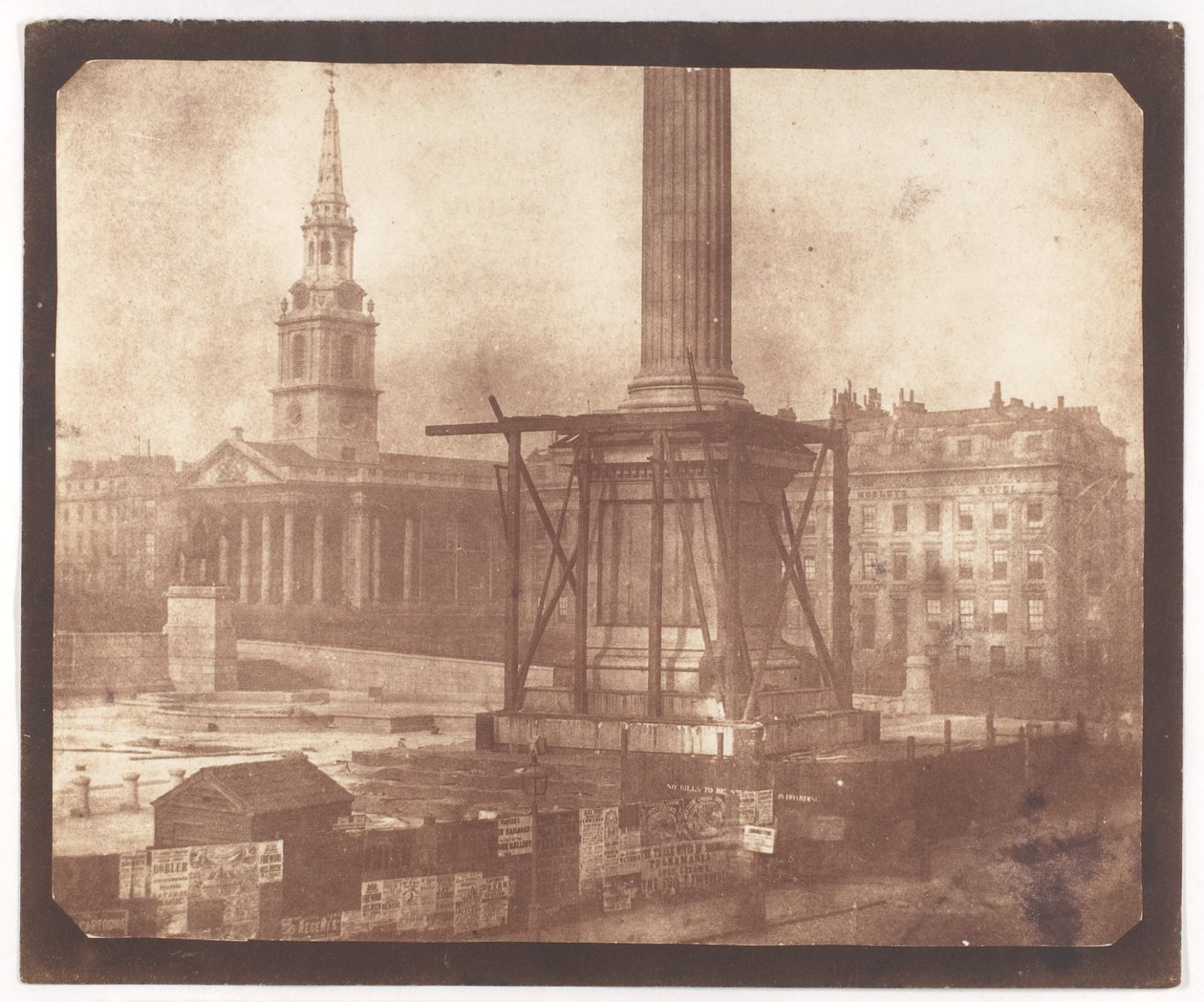 A készülő Nelson-oszlop, Trafalgar Square alkotó: William Henry Fox Talbot