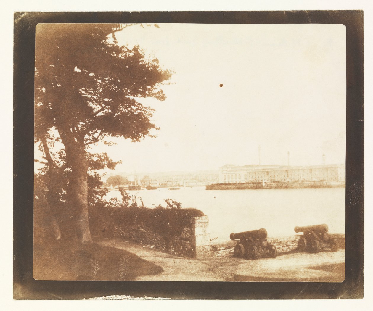 Royal William Victualling Yard, Plymouth, a Mount Edgecumbe felől alkotó: William Henry Fox Talbot