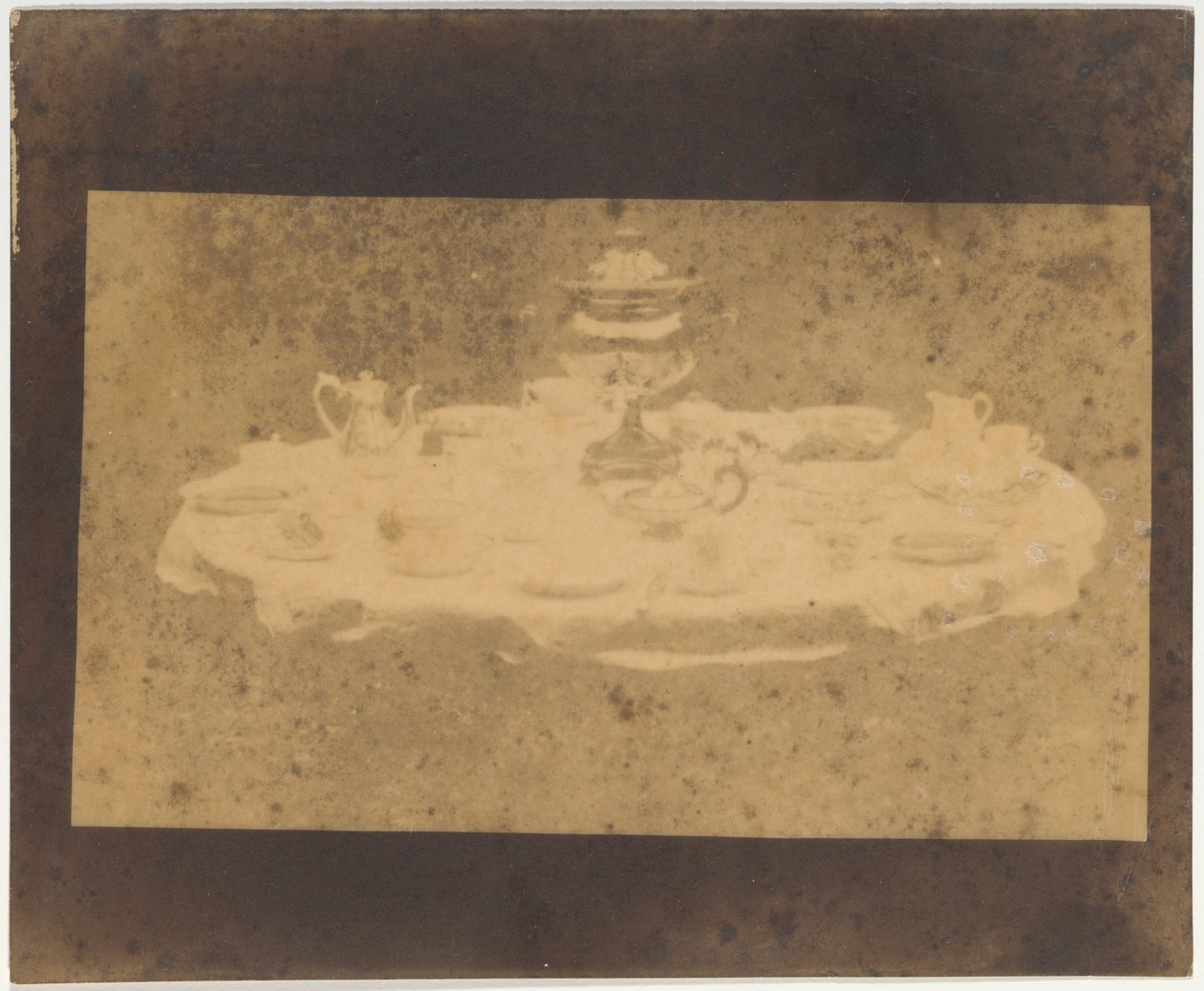 Tisch gedeckt für Tee alkotó: William Henry Fox Talbot