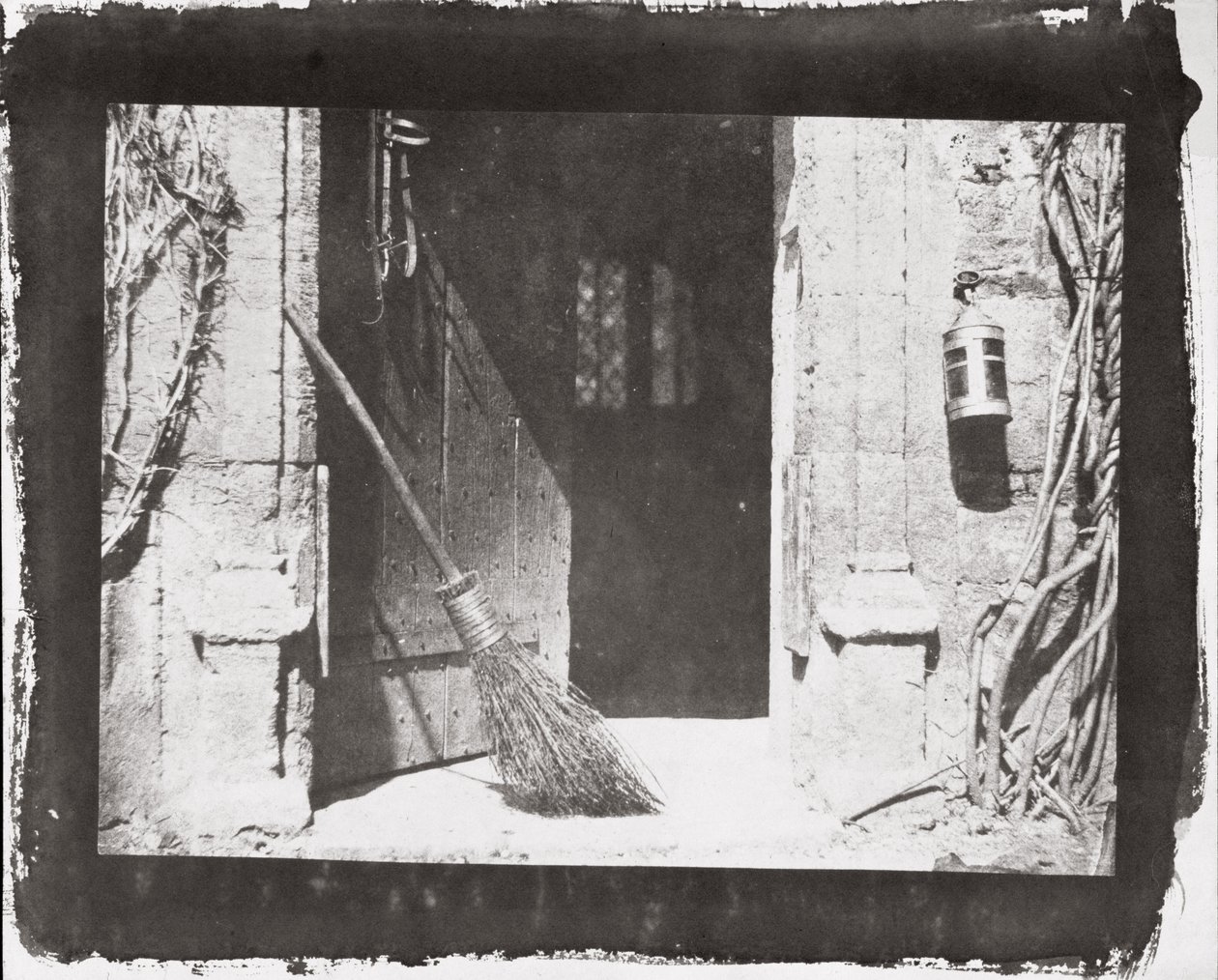Nyitott ajtó, 1843. március alkotó: William Henry Fox Talbot