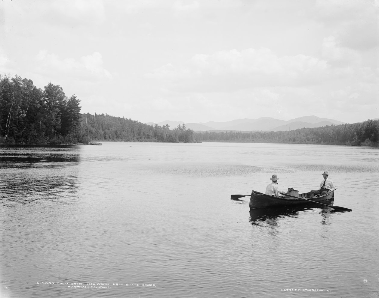 Cold Brook Mountains a State Bridge-ből, Adirondack Mountains alkotó: William Henry Jackson