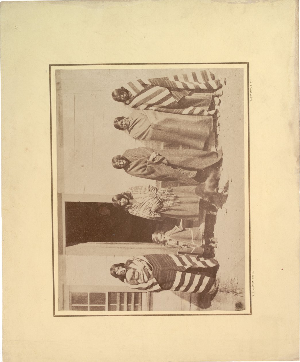 Öt indián nőből álló csoport fiatal lánnyal és babával, 1871 (szépia fotó) alkotó: William Hicks Jackson