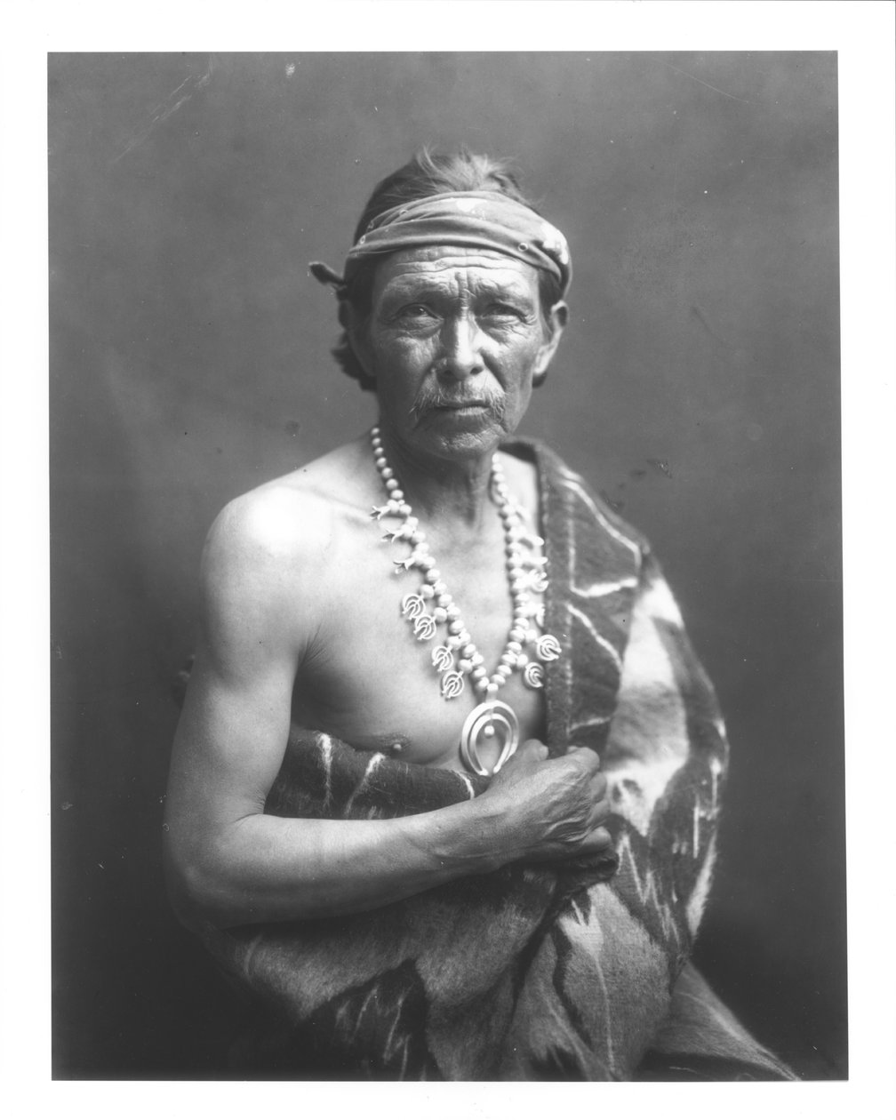 The Medicine Man, 1915 körül (bw fotó) alkotó: William Carpenter