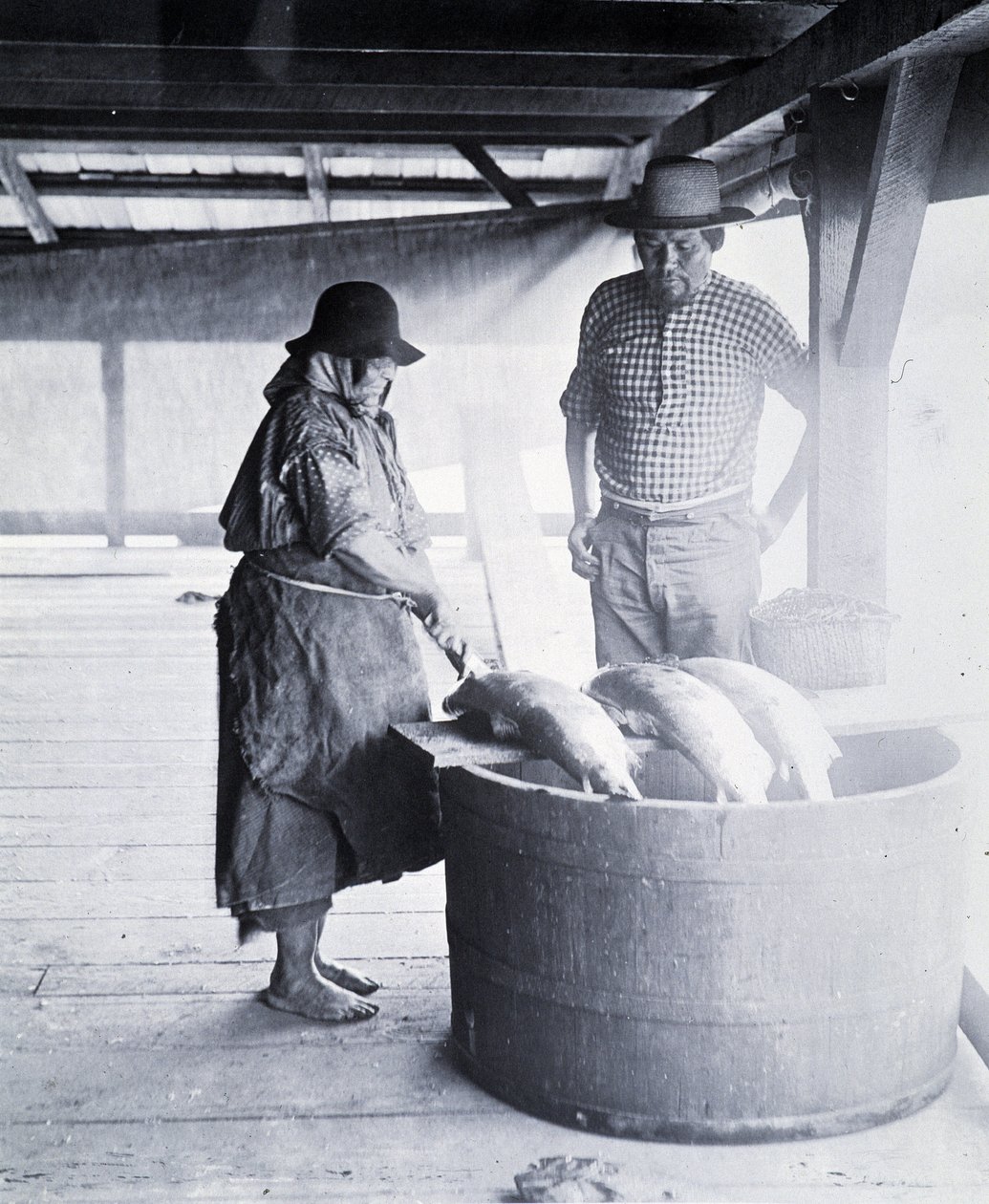Indian Salmon Cleaner, New Westminster közelében, British Columbia (Kanada tartomány) alkotó: William Notman