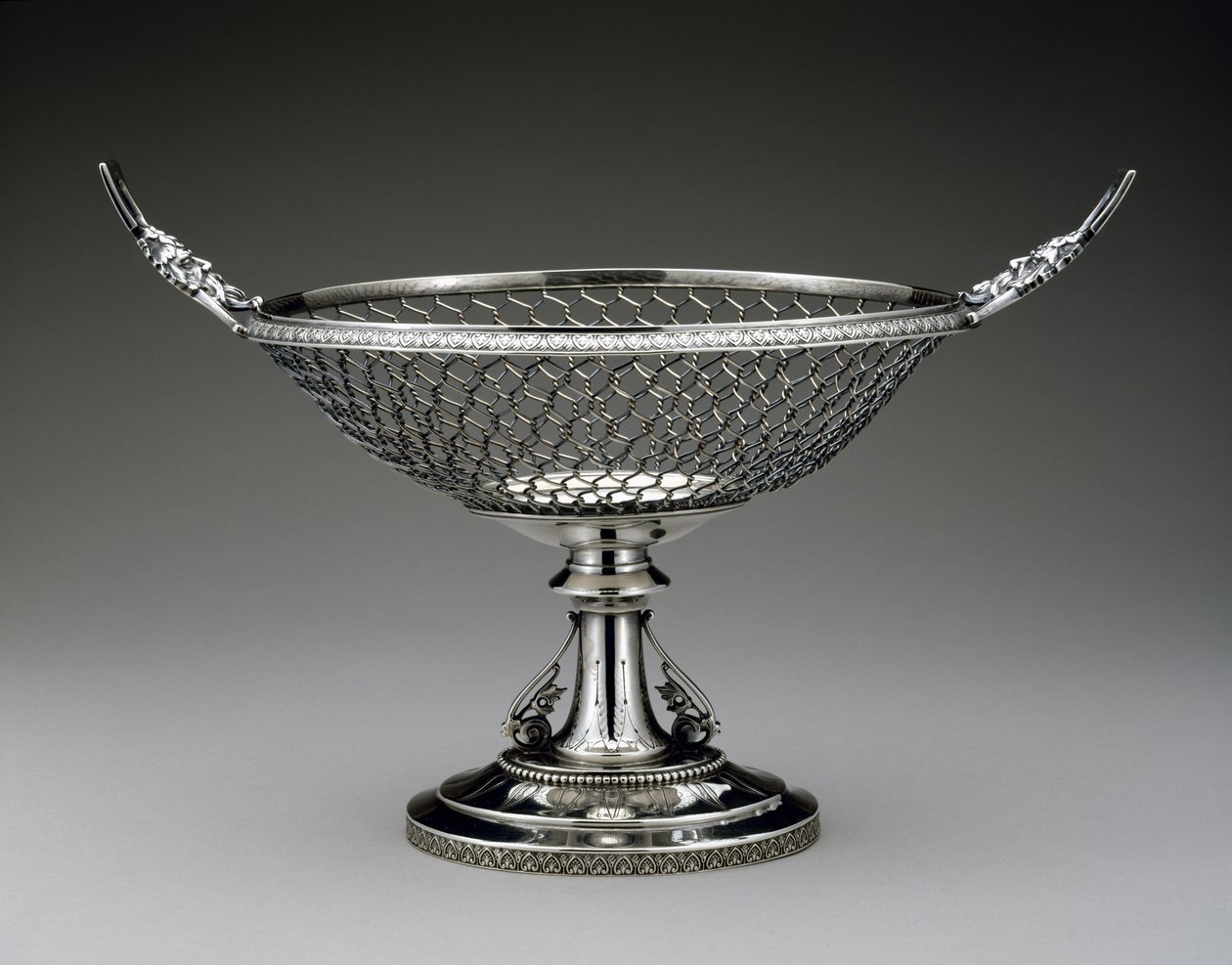 Gyümölcsállvány, c. 1860-1875 (ezüst) alkotó: Wood and Hughes