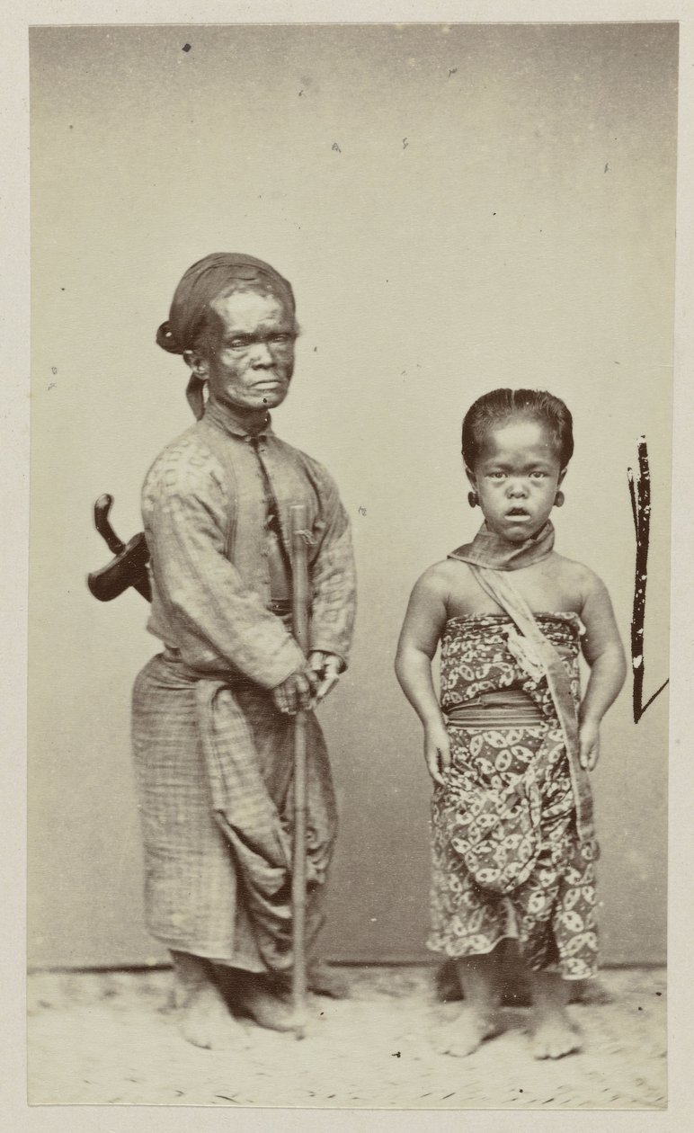 Két kis ember portréja alkotó: Woodbury and Page