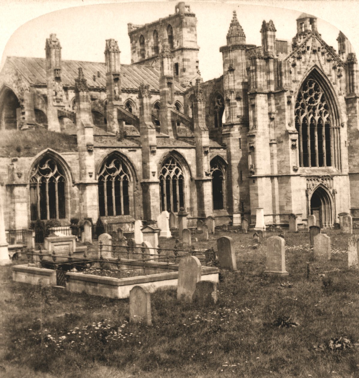 Melrose Abbey, Melrose, Skócia, 1896. alkotó: Works and Sun Sculpture Studios