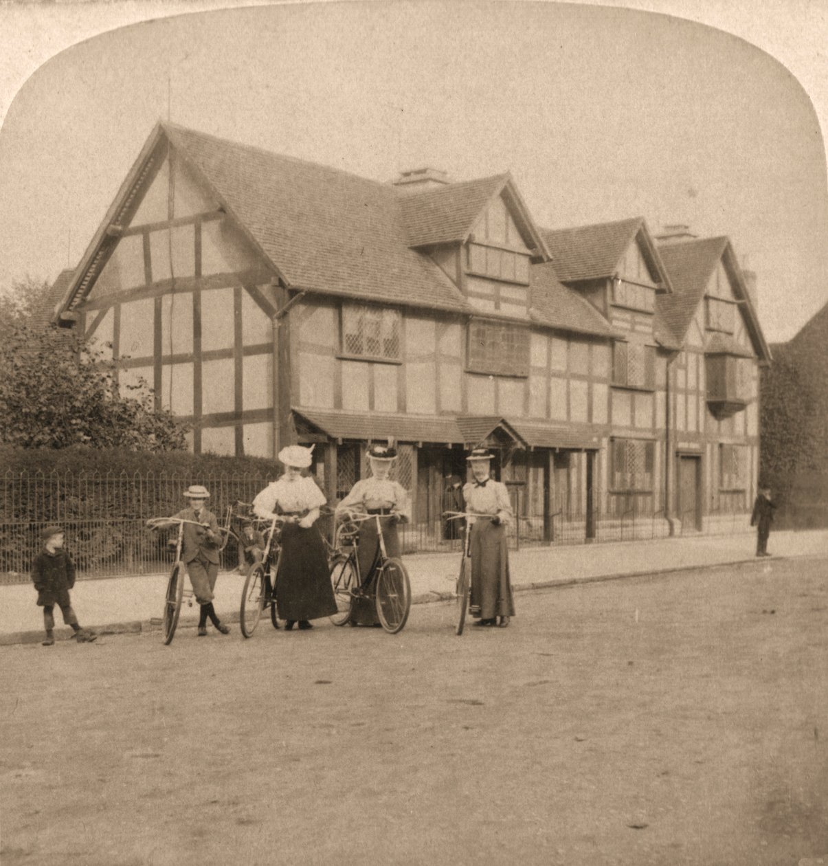 Shakespeare szülőhelye, Stratford on Avon, Anglia, 1896. alkotó: Works and Sun Sculpture Studios