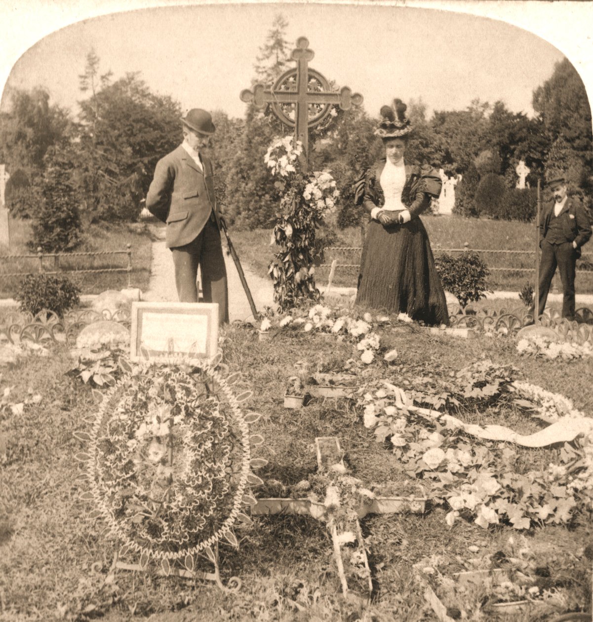 Charles Stewart Parnell, Írország legnagyobb vezetőjének sírja, Dublin, 1896. alkotó: Works and Sun Sculpture Studios