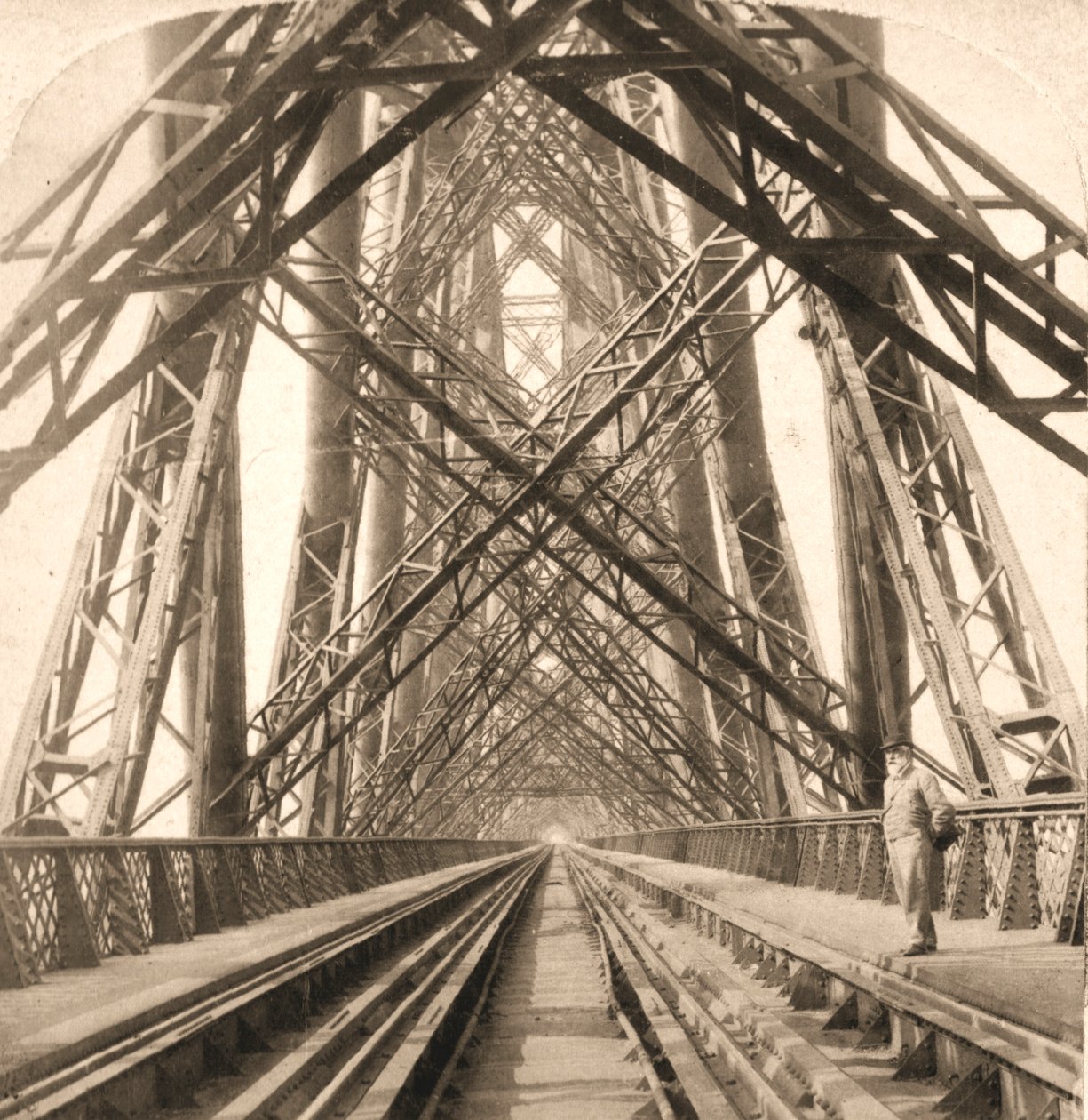 The Great Forth Bridge, Skócia, 1896. alkotó: Works and Sun Sculpture Studios