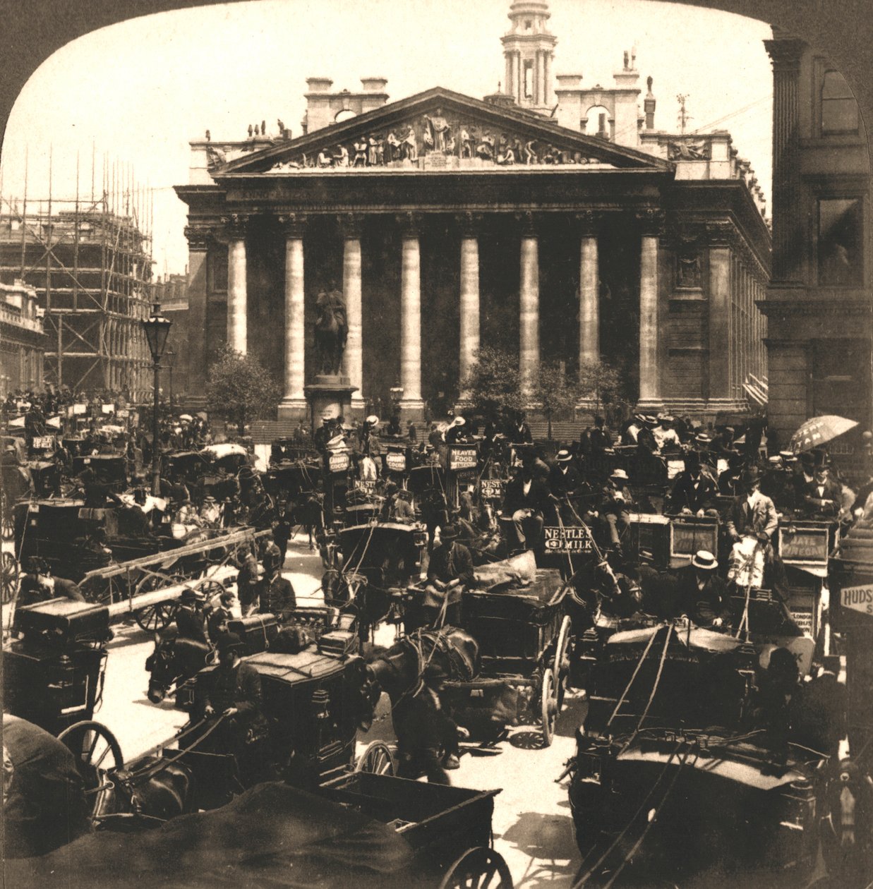 The Royal Exchange, London, 1896. alkotó: Works and Sun Sculpture Studios