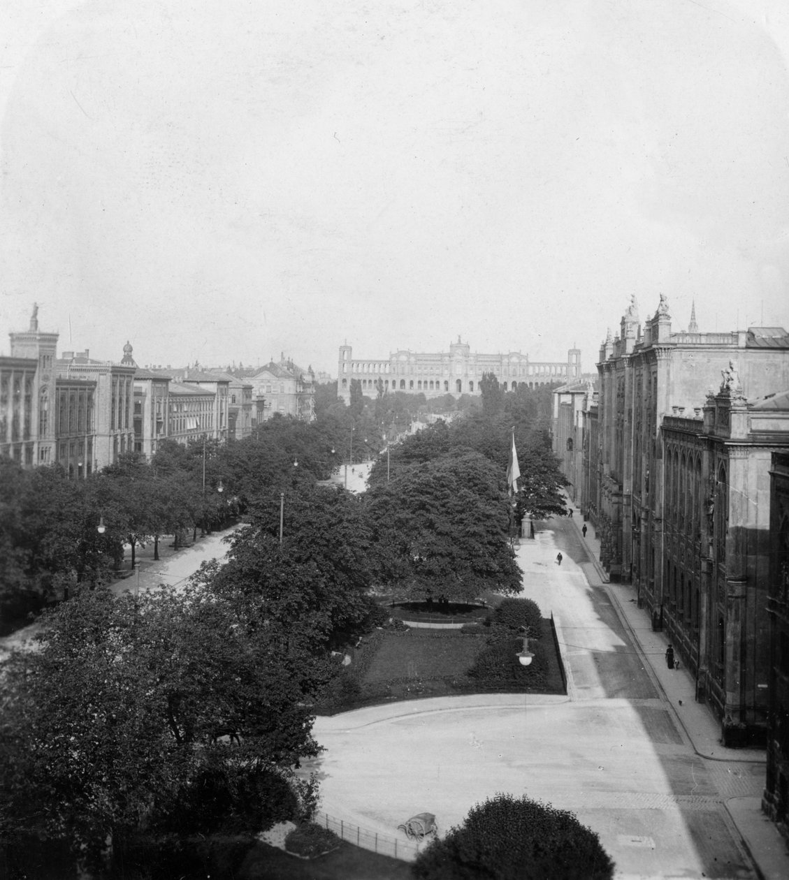 Maximilianstrasse, München, Németország, 1900-as évek. alkotó: Wurthle and Sons