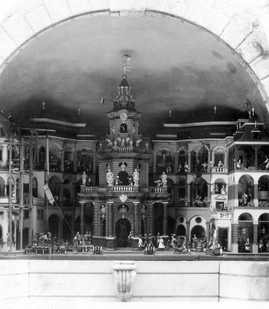 Mechanikus színház, Hellbrunni kastély, Salzburg, Ausztria, 1900 körül alkotó: Wurthle and Sons