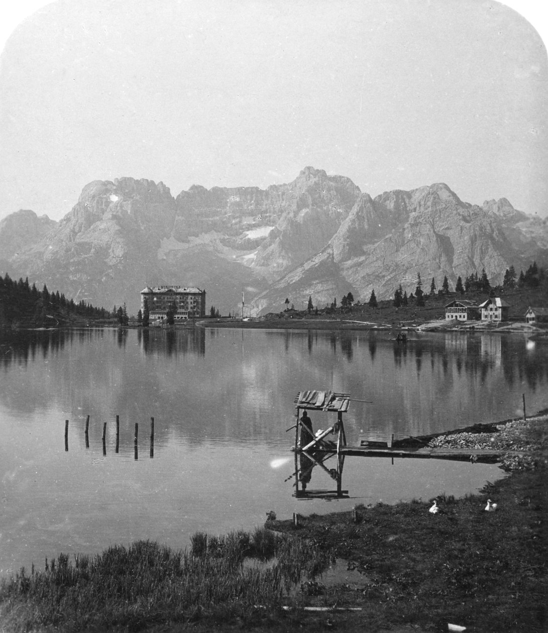Misurina-tó, Sorapiss-csúcsok és a Dolomitok, Olaszország, 1900 körül. alkotó: Wurthle and Sons