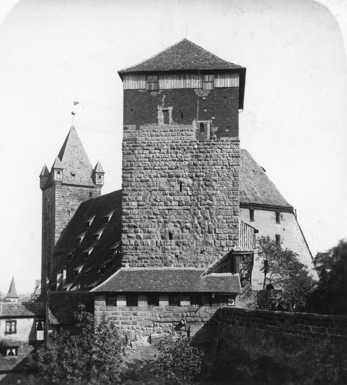 A ötszögletű torony Funfeckiger Thurm, Kaiserstallung, Nürnberg, Németország, 1900-as évek. alkotó: Wurthle and Sons