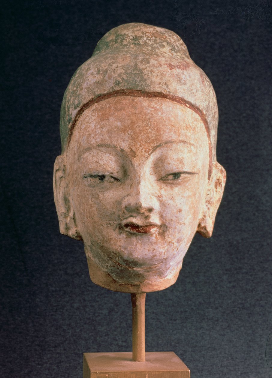 Buddha szobor feje, Bezeklikből, 9-10. század (festett agyag) alkotó: Xingjiang