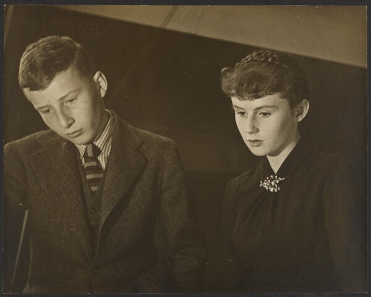 [Sandy és Belinda Brook] alkotó: Yasuo Kuniyoshi