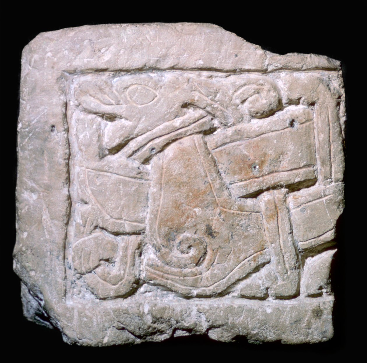 Faragott Jellinge stílusú viking sírtábla Yorkból alkotó: York Master