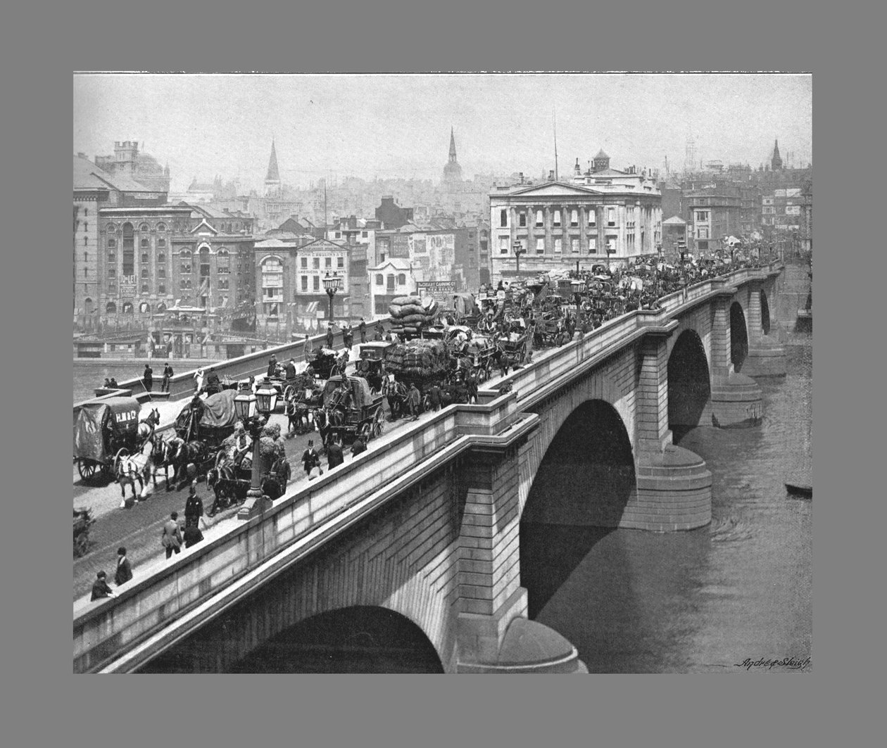 London Bridge, London, 1900 alkotó: York and Son