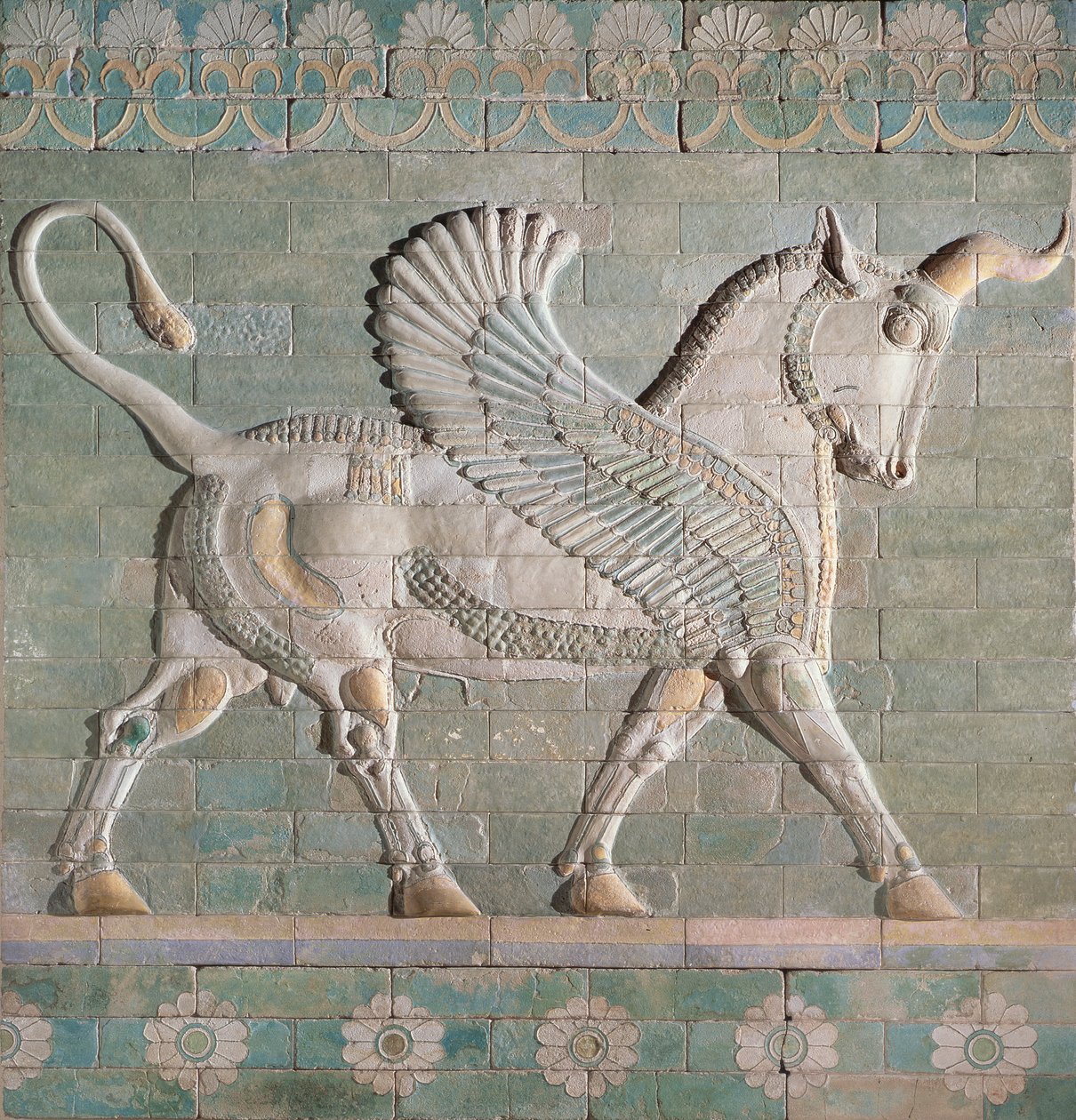 00353 Szárnyas bika, perzsa, Susa-ból, Achaemenid-dinasztia, ie 500 körül (mázas csempék) alkotó: Hippolyte Lalaise Devéria