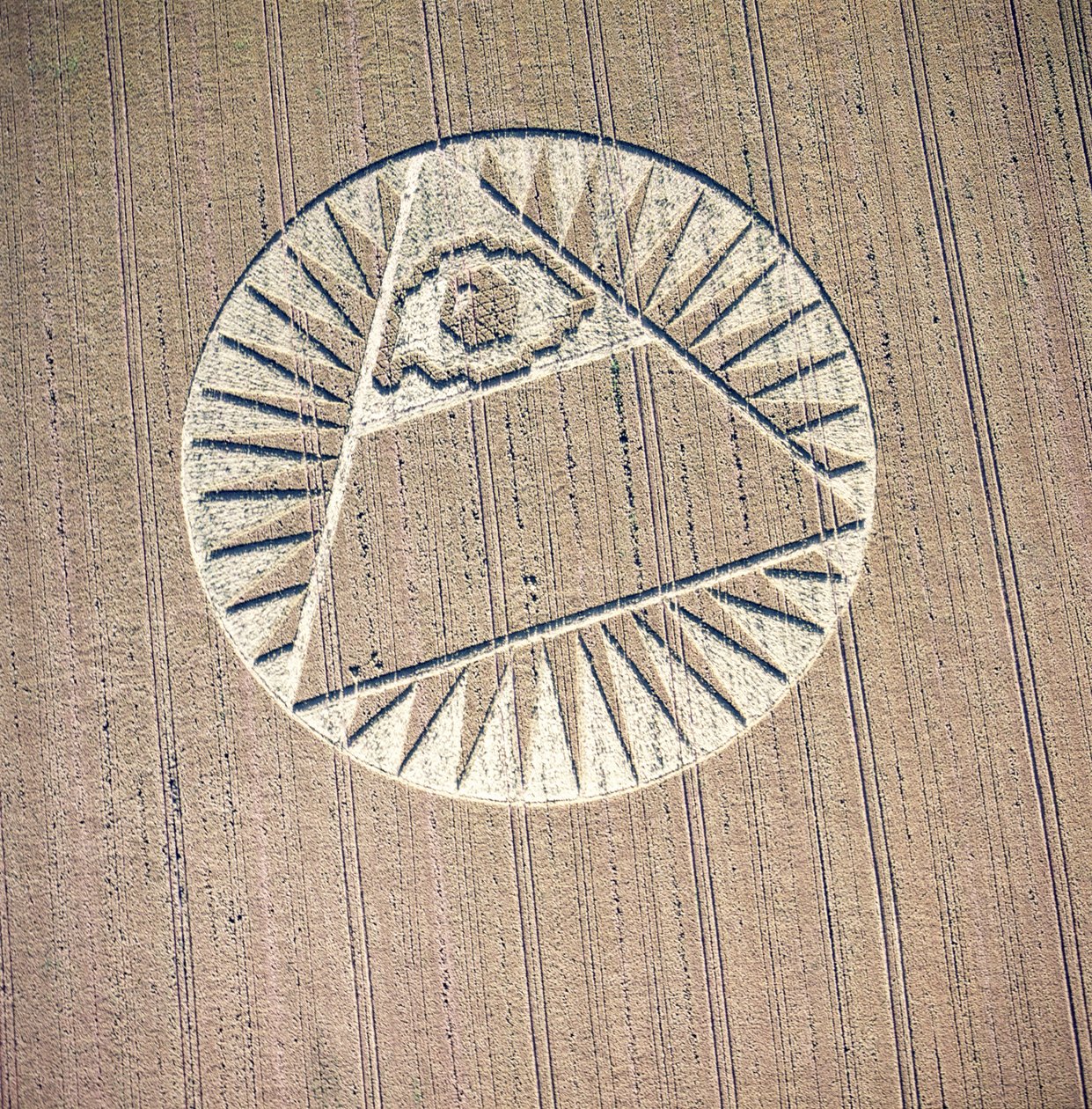 Gabonakör a búzamezőn, Highclere, Hampshire, 2002. július 21. (légi fénykép) alkotó: Ferdinand Georg Waldmuller