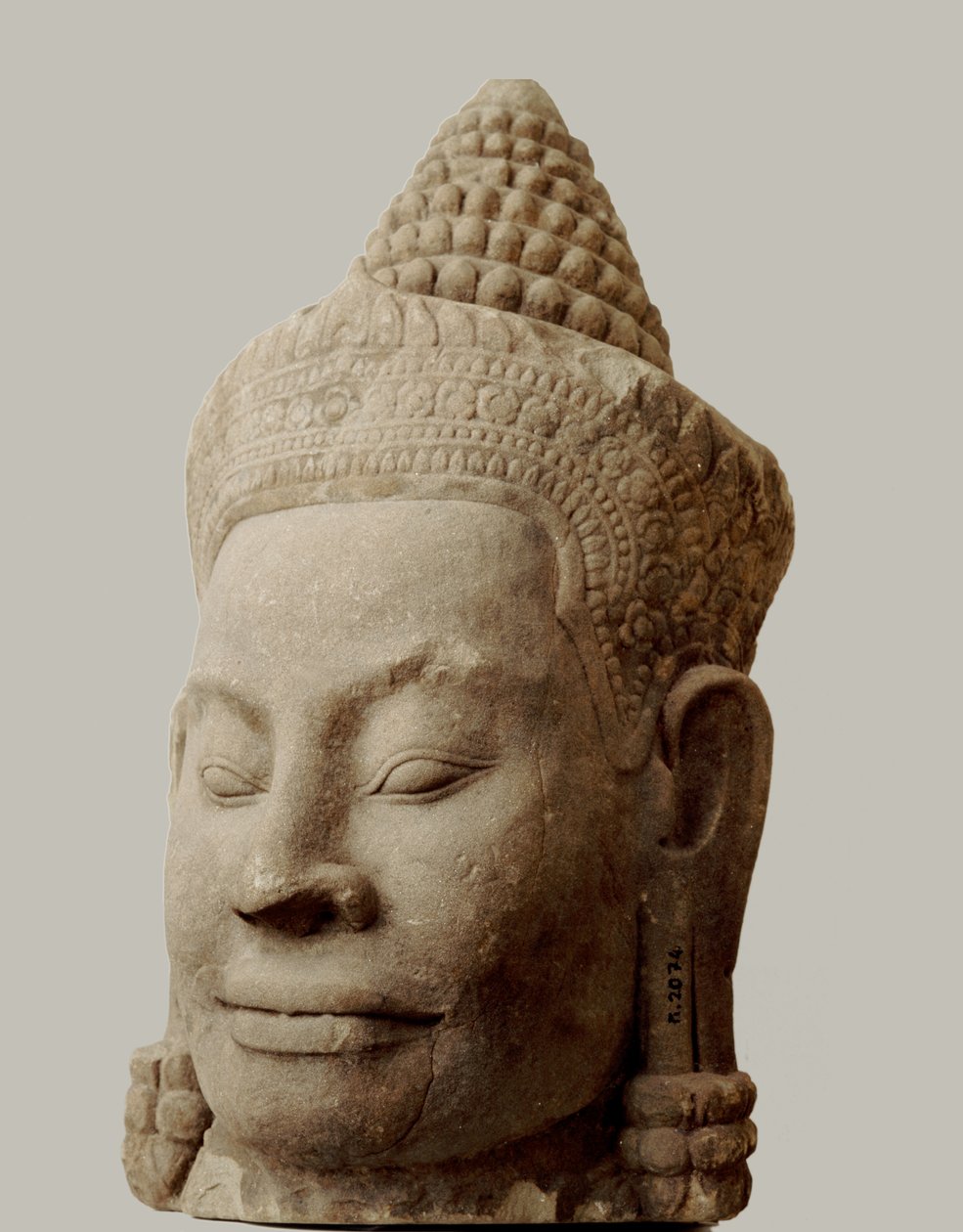 A démon feje a déli kapuhoz vezető hídon, Angkor Thom Nemzeti Múzeum, Phnom Penh alkotó: Hippolyte Lalaise Devéria