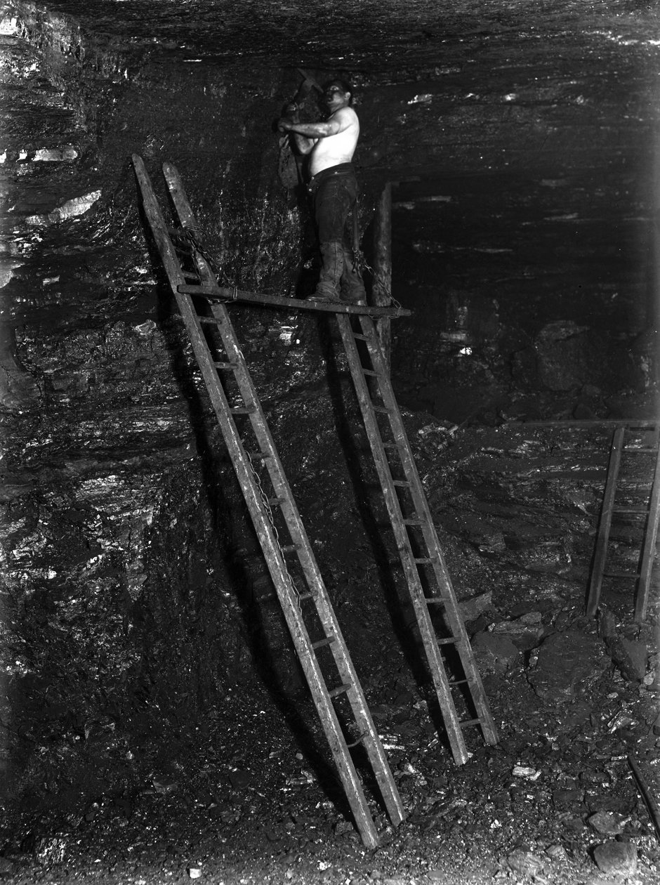 Bányászat, szén A híres 10 yardos varrat felső rétegeinek levágása, Staffordshire, 1890-es évek alkotó: Frederick (attr. to) Barnard