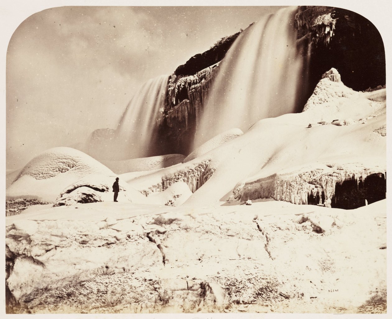 Az American Falls része, barlangokkal alkotó: John Pardon