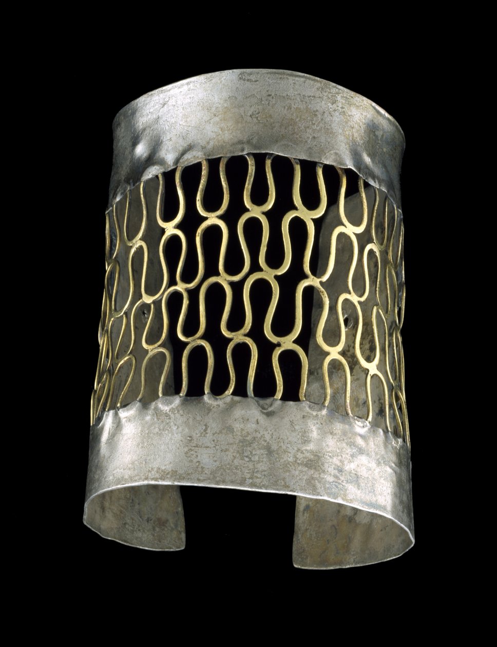 Karszalag, Kr.e. 200-400 (kalapált ezüst és filigrán arany) alkotó: culture Vicús