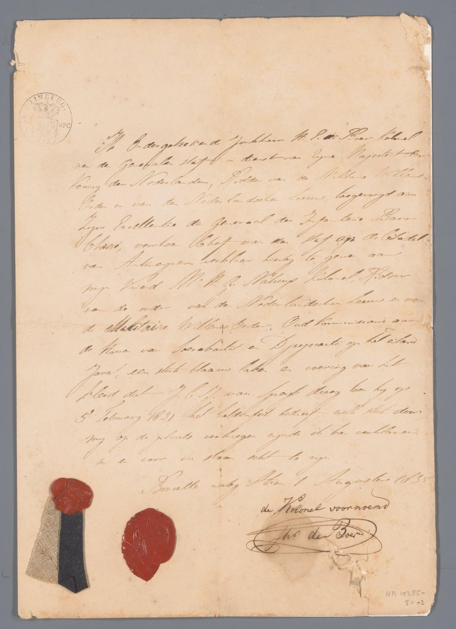 Ruhadarab J.C.J. egyenruha szoknyájából. van Speyk mellékelt származási bizonyítványokkal alkotó: jonkheer H. E. de Boer