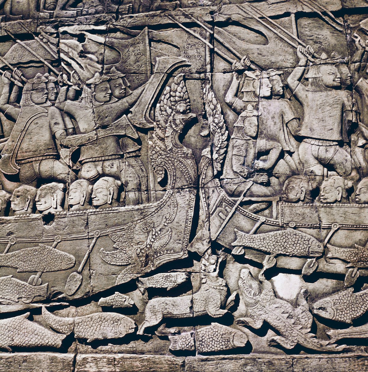 Haditengerészeti csata Cham és Khmer között, a Bayon-templom domborművének részlete (13. század), Angkor Thom, Angkor régészeti lelőhelye (UNESCO világörökségi lista) alkotó: Theodore Charles Ange Coquelin