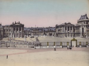 Facade du Chateau, a kastély eleje (színes fotó) alkotó: (after) French Photographer