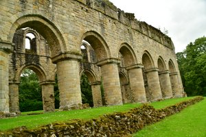 Buildwas apátság, egy középkori ciszterci kolostor Shropshire-ben, Angliában.