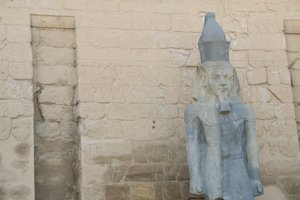 A luxori templom, ókori egyiptomi építészet Luxorban alkotó: Albert Mansour
