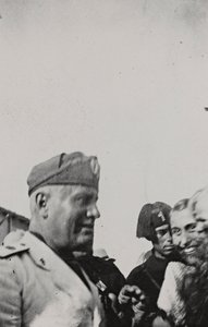 "Duce" album: Benito Mussolini hivatalos szicíliai látogatása során (f/w fotó) alkotó: A. Scarlata