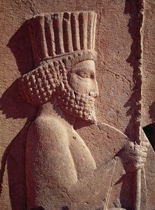 Részlet egy perzsa katonáról, a keleti lépcső domborművétől az Apadana (Audience Hall) Achaemen-korszakig, ie 515 körül (mészkő) alkotó: Achaemenid