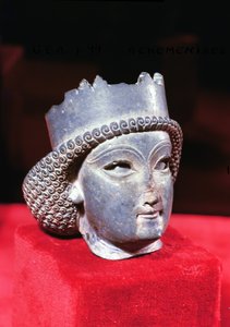 Hercegi fej, Perszepoliszból, Kr. e. 5-4. század, lapis lazuli lásd még 226189 alkotó: Achaemenid