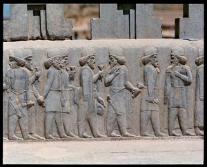 Kilátás az északi lépcsők domborműveire alkotó: Achaemenid