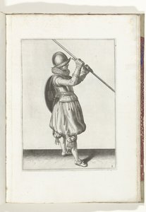 A pajzs és tüske gyakorlat: A katona mindkét kezében a tüskével és a pajzzsal a hátán (2. sz.), 1618 A Nassausche Wapen-Handelinge, van Schilt, Kémek, Rappier és a célpont : beyde figuerlick ábrázolva, és az új rend szerint bekeretezett [va alkotó: Adam van Breen