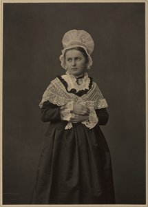 Nő Lorraine ruhában alkotó: Adolphe Braun