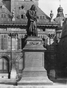 Voltaire szobra, Joseph Michel Caille (1836-81) Quai Voltaire, 19. század vége