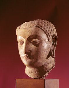 Buddha feje, 5. század körül (stukkó gessóval és festéknyomokkal)
