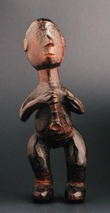 Pipát tartó európai férfi álló alakja, Délkelet-Afrika, 19. század vége (fa) alkotó: African