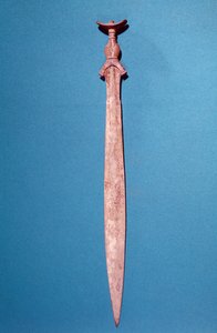 A neuville-i Saone-ban talált kard (bronz)