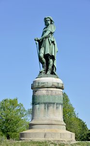 Vercingetorix (Kr. e. 72-46), gall vezető kolosszális szobra - Millet Aime (1819-1891) szobra 6,60 m magas erige 1865-ben a Mont Auxois nyugati részén (7 méter magasan Viollet Le Duc) Alise Sainte Reine 1865