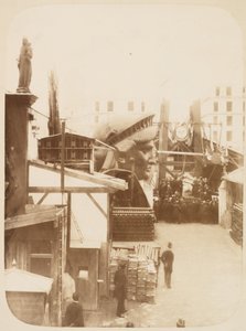 Kilátás a Monduit és Bechet műhely külső területén, a Szabadság-szobor fejével, Párizsban, 1883