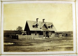 Bullock ezredes háza, indián kereskedő, Fort Laramie, 1868 (albumnyomat) alkotó: Alexander Gardner