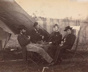 [Négy tiszt], kb. 1864. alkotó: Alexander Gardner